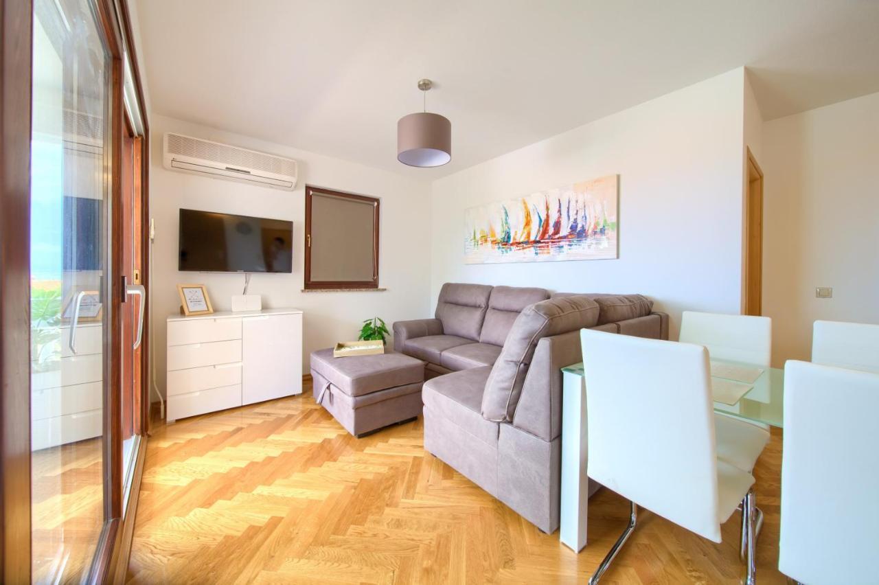 Apartment Jadran Малинска Екстериор снимка